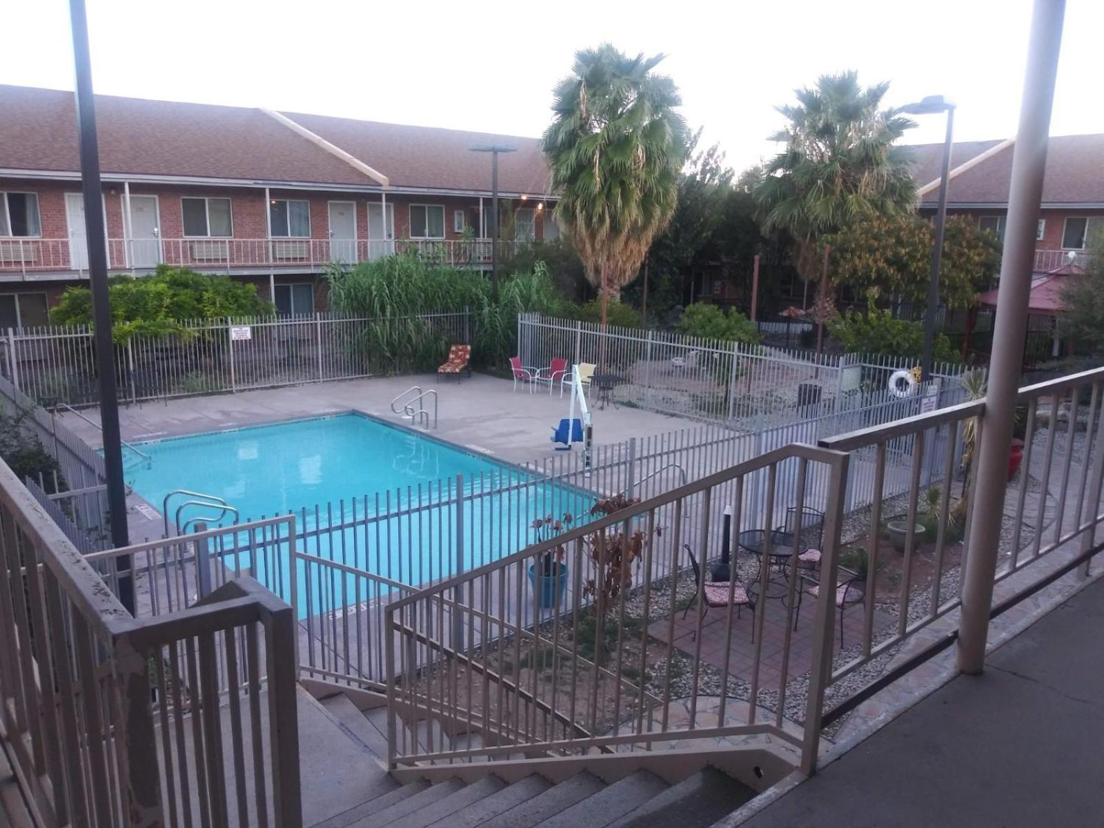 Big Chile Inn & Suites Las Cruces Eksteriør bilde